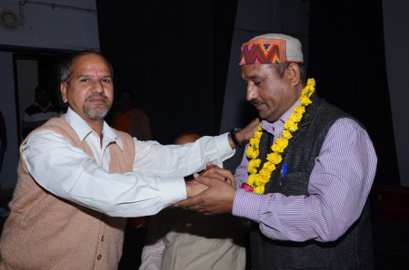 श्री जुगरान द्वारा श्री सी० एस० यादव का स्वागत